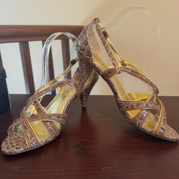 Miss Tina “knowles” reptile print strappy heels sandals New in Box tan brown 9 - Picture 2 of 15